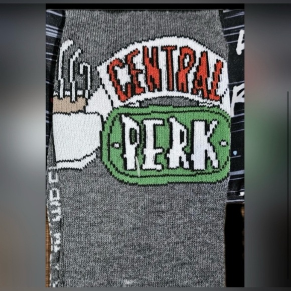 🆕Adult | FRIENDS Sock &  Bandana Set - Picture 4 of 11